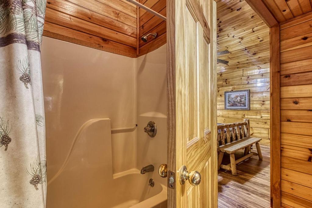 The Nut House, Hot Tub, Game Room, Wifi, 1089 Free Tickets Each Paid Day, Dollywood And More! Пиджен-Фордж Экстерьер фото
