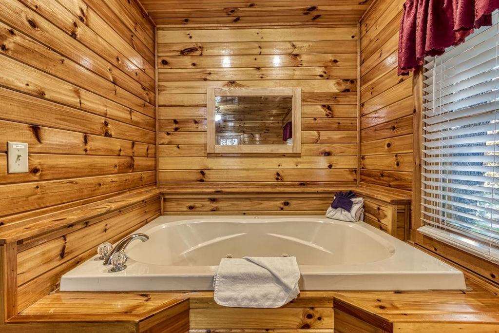 The Nut House, Hot Tub, Game Room, Wifi, 1089 Free Tickets Each Paid Day, Dollywood And More! Пиджен-Фордж Экстерьер фото